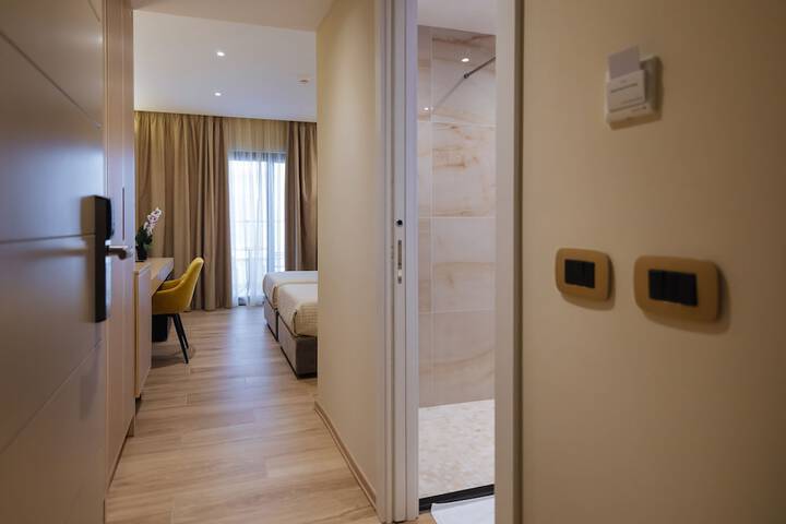 Room 18 of 43