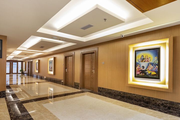 Ballroom/Hall 31 of 42