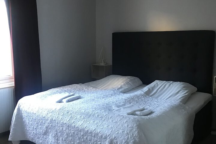 Room 10 of 35