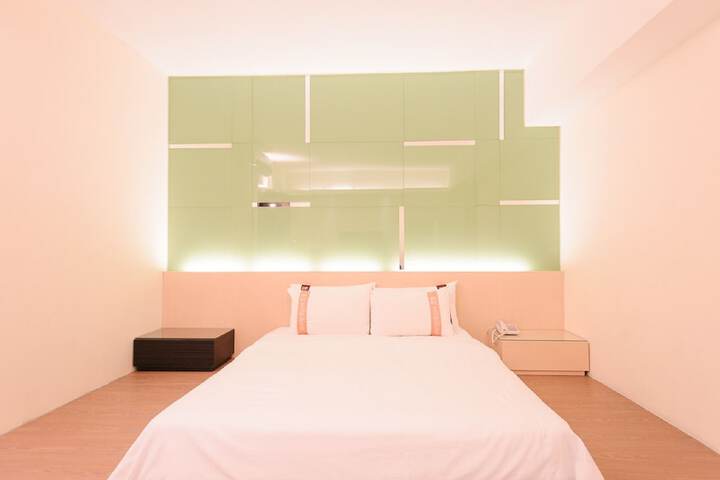 Room 7 of 37