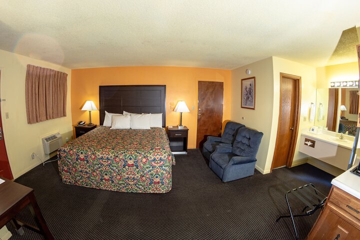 Room 10 of 35