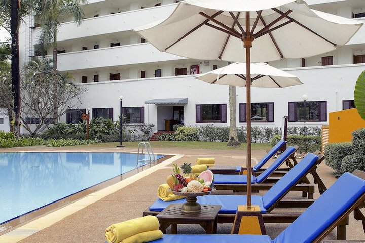 Pools & Facilities