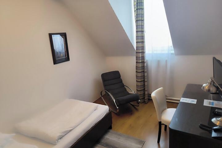 Room 15 of 41