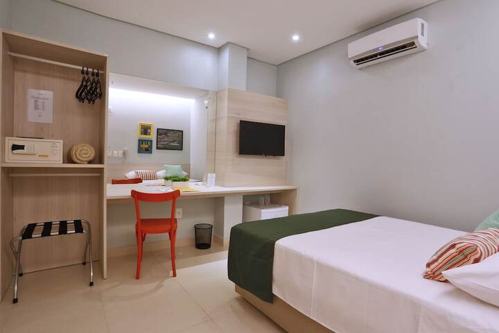 Room 3 of 39