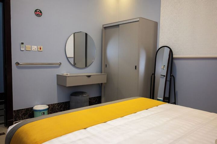 Room 3 of 11