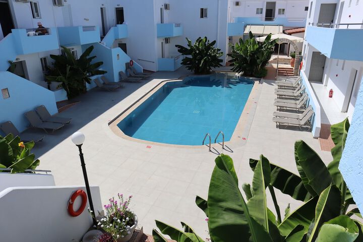 Pool 22 of 27
