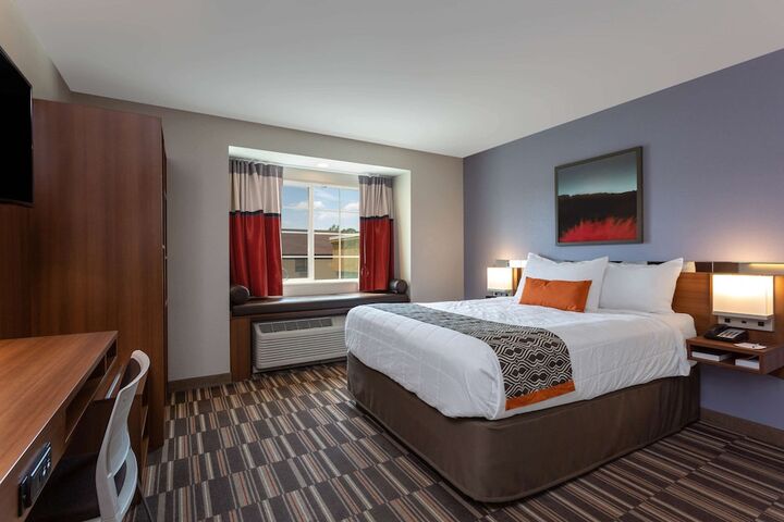 2 Queen Beds (23 of 33)