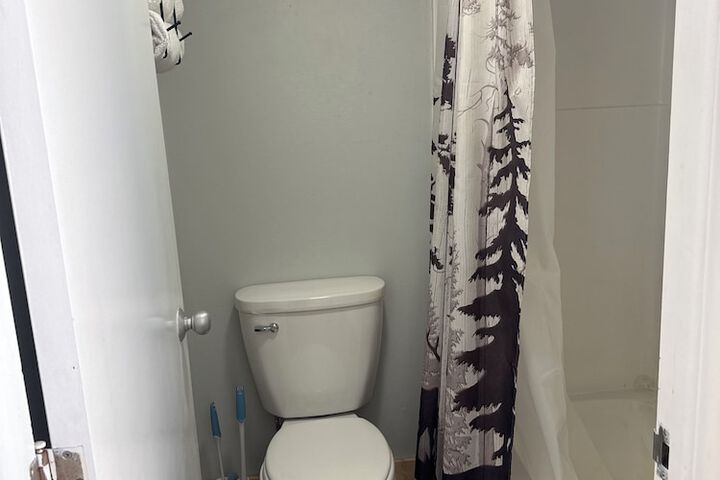 Room 33 of 34