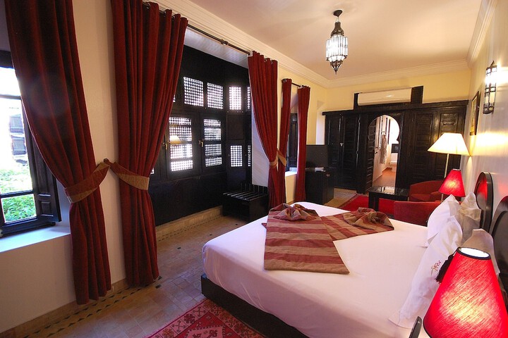 Room 27 of 180