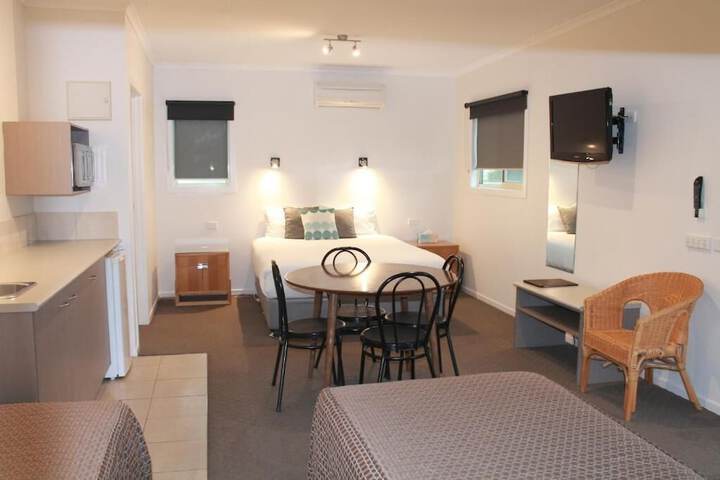 Room 5 of 35
