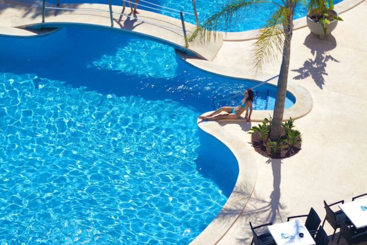 Pools & Facilities
