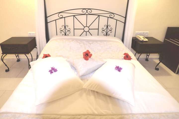 Room 10 of 68