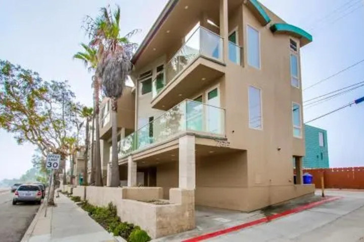 Photo of Manhattan Townhome #722 Townhouse