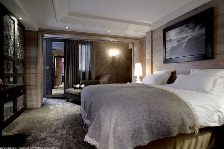 Room 16 of 186