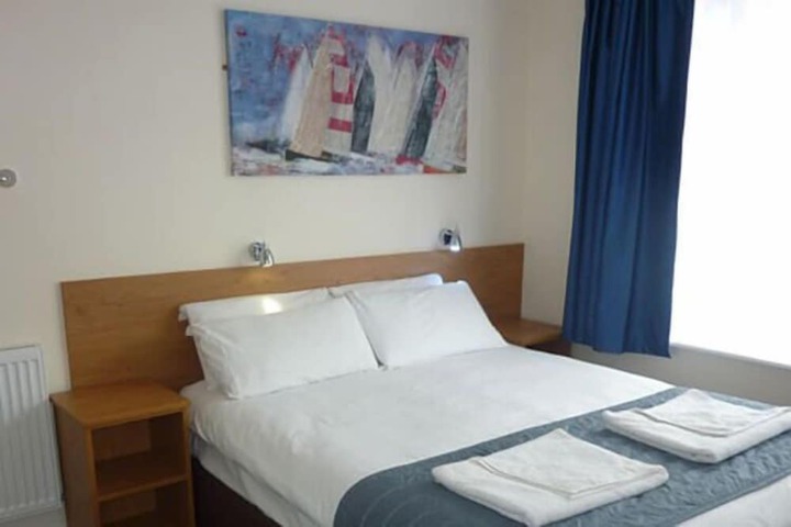 Room 3 of 11