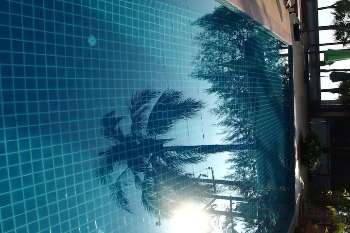 Pool 23 of 90
