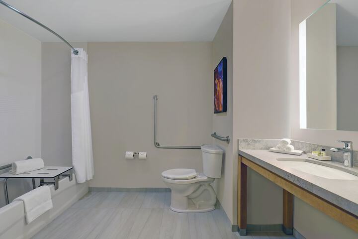 Room 14 of 32