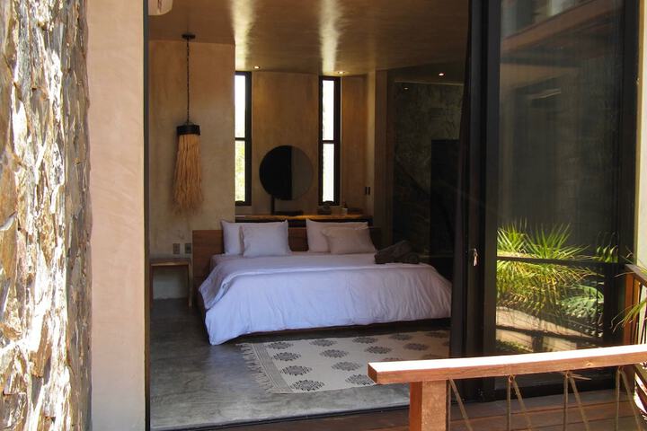 Room 14 of 60