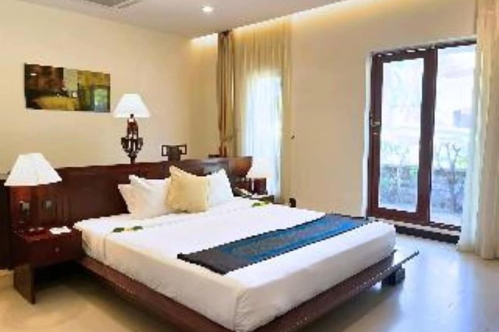 Room 20 of 153