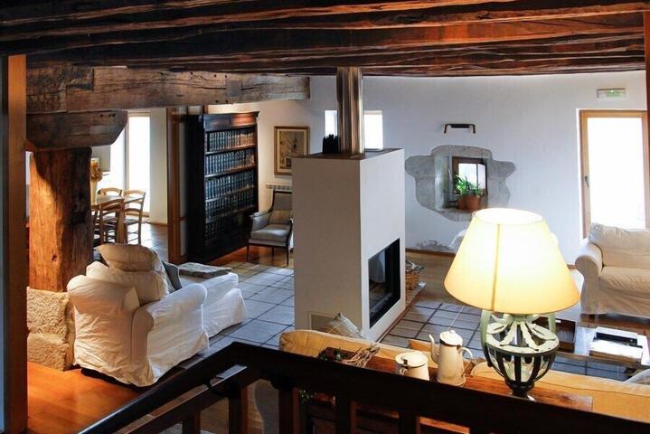 Room 2 of 7
