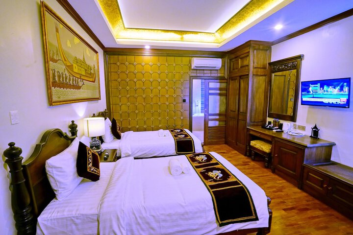 Room 55 of 153