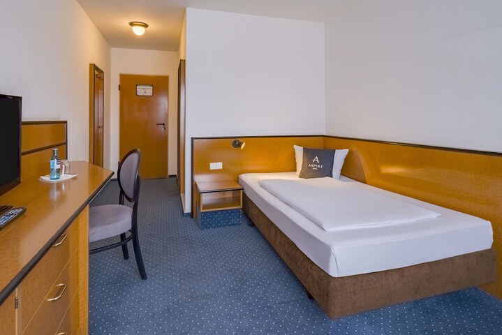 Room 7 of 30
