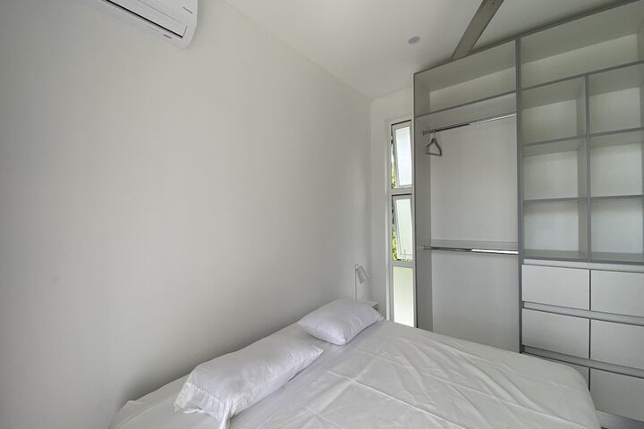 Room 9 of 120