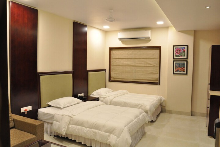 Room 5 of 31