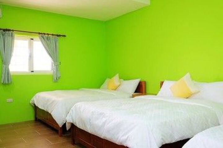 Room 10 of 26
