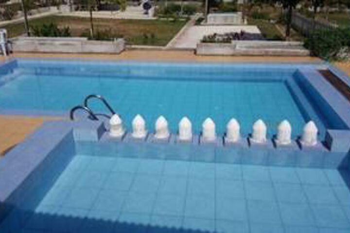 Pool 10 of 11