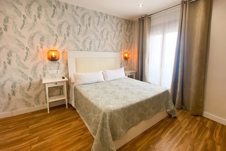Room 9 of 37