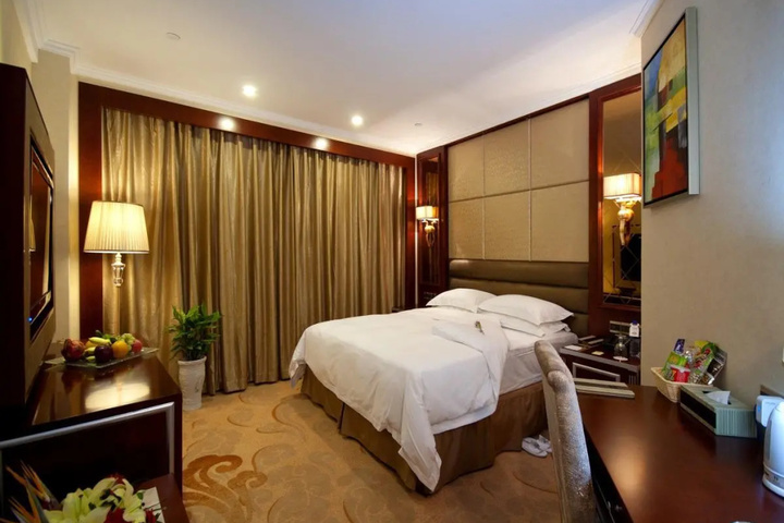 Room 3 of 9