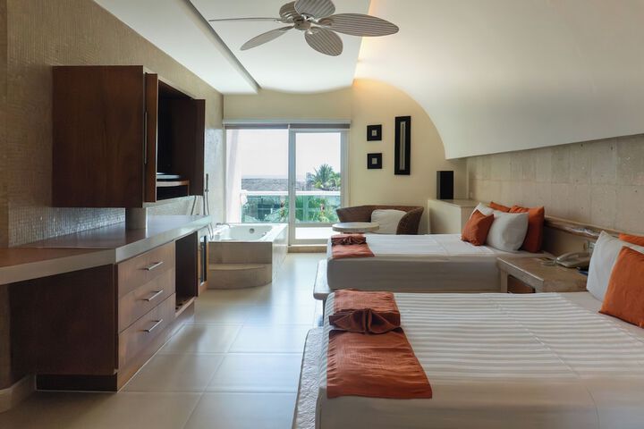 Room 19 of 100