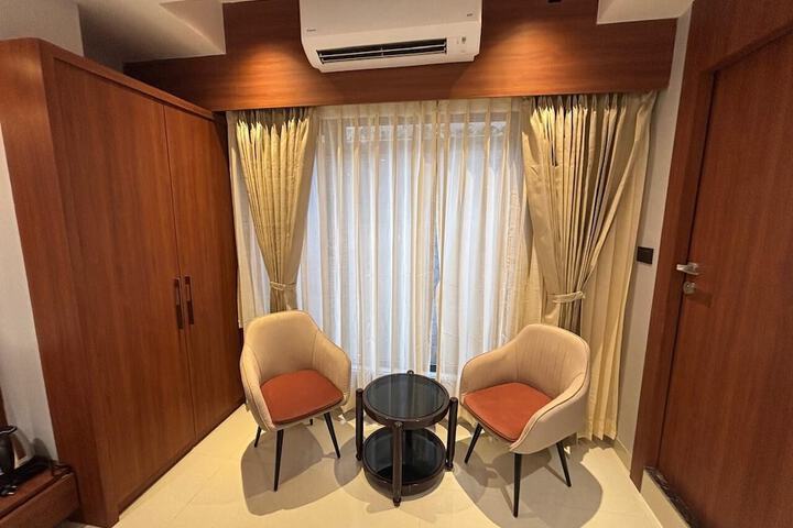 Room 3 of 34