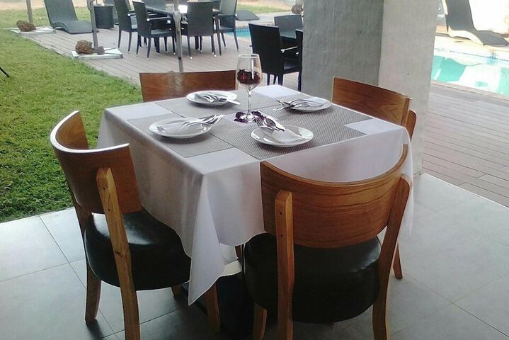 Dining 39 of 49