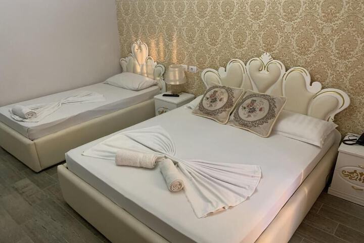 Room 4 of 41