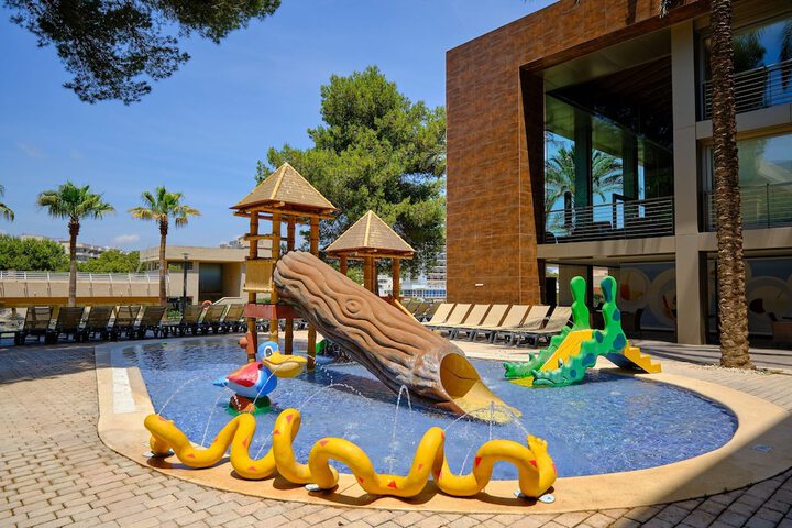 Pools & Facilities