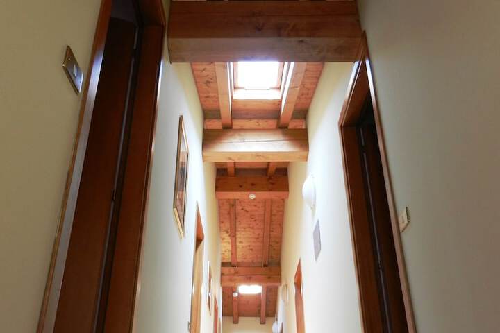Ballroom/Hall 38 of 62