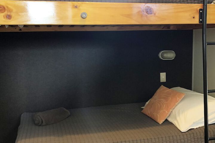 Room 16 of 110