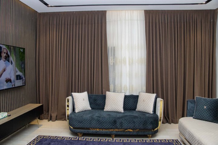 Room 27 of 46