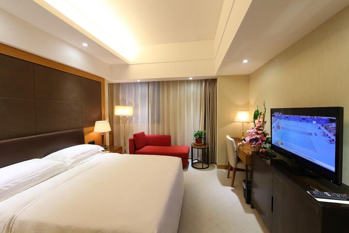 Room 16 of 42