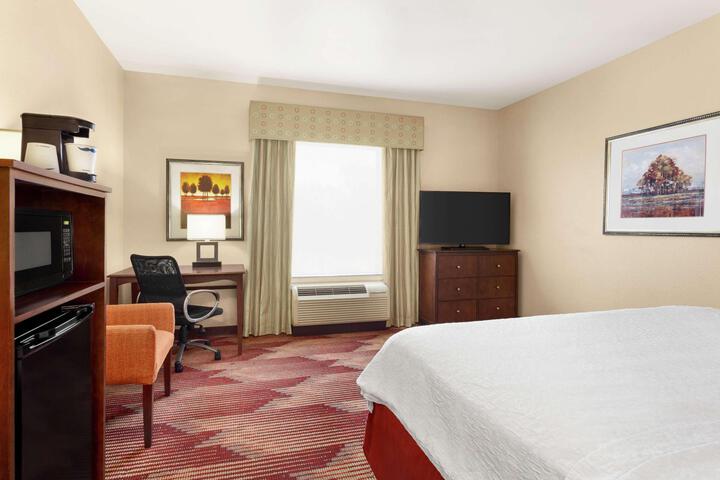 1 King Bed (17 of 19)