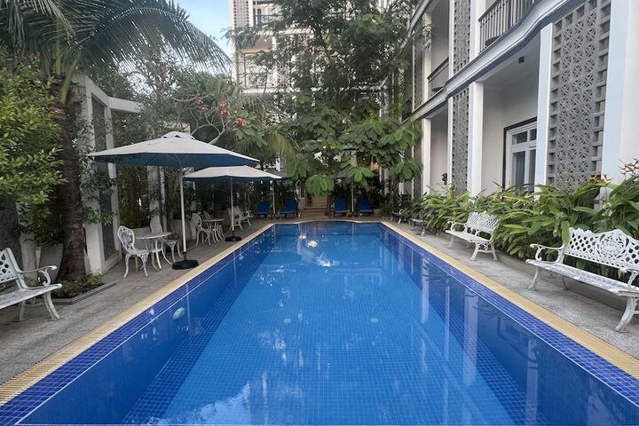 Pool 33 of 41
