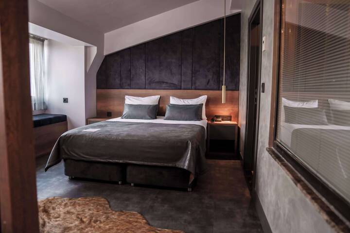 Room 29 of 86