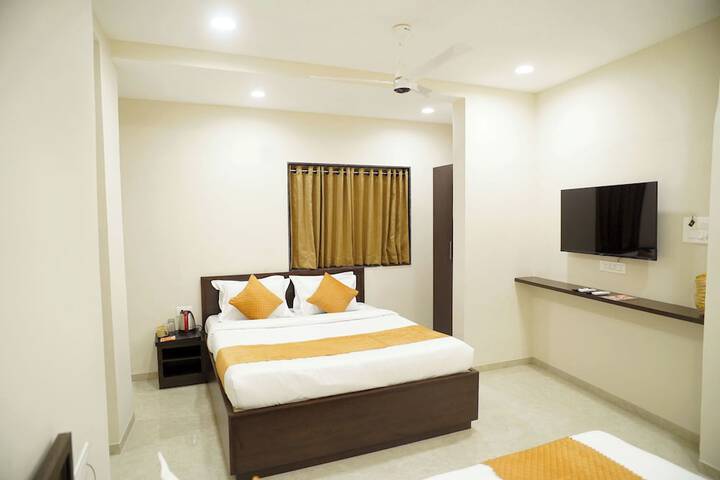 Room 16 of 32
