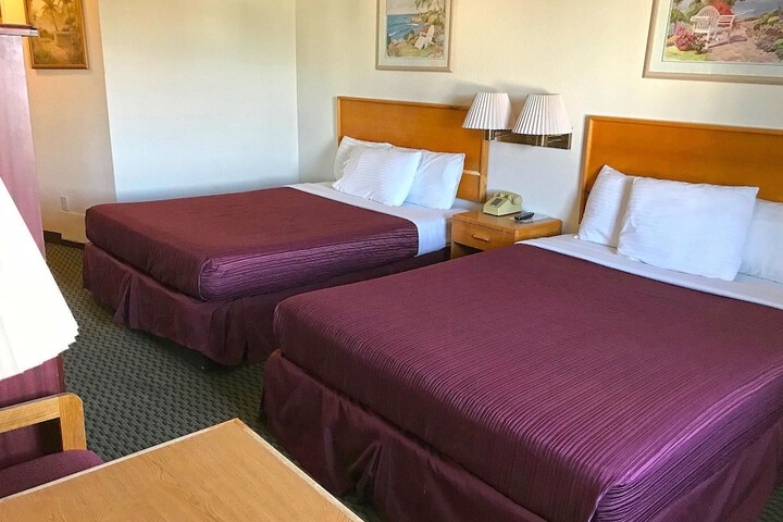 2 Queen Beds (1 of 5)