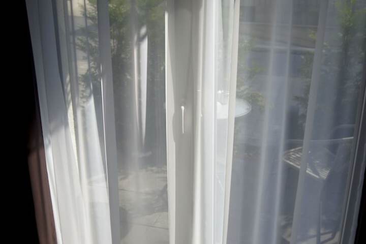 Room 4 of 20