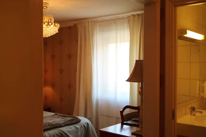 Room 11 of 334