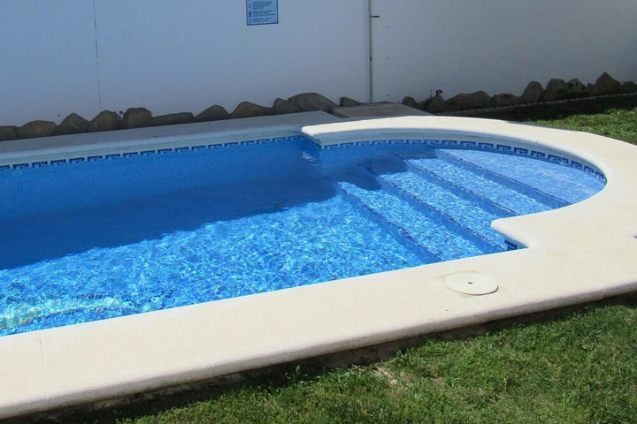 Pool 10 of 19