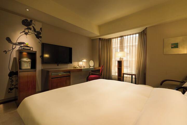 Room 3 of 61